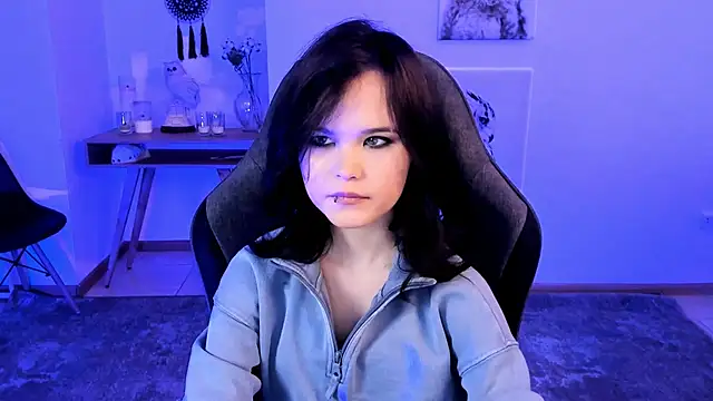 Snapshot of Elainebeness chatting on 02-25-25, 07:47 Elainebeness online show from 02-25-25, 07:47