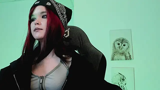 Snapshot of Elainebeness chatting on 03-16-25, 04:52 Elainebeness online show from 03-16-25, 04:52