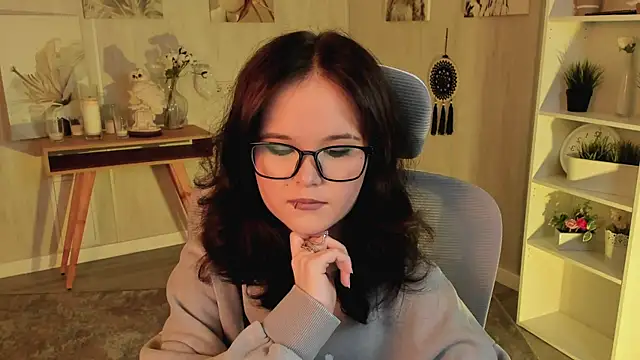 Snapshot of Elainebeness chatting on 03-22-25, 06:58 Elainebeness online show from 03-22-25, 06:58