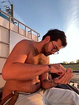 Snapshot of Manelho chatting on 12-01-25, 04:56 Manelho online show from 12-01-25, 04:56