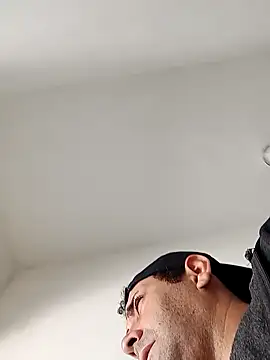 Snapshot of Gostozim7 chatting on 12-14-24, 11:39 Gostozim7 online show from 12-14-24, 11:39