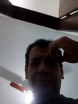 Snapshot of Gostozim7 chatting on 12-16-24, 01:10 Gostozim7 online show from 12-16-24, 01:10