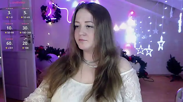 Snapshot of LizzyShine chatting on 12-26-24, 10:52 LizzyShine online show from 12-26-24, 10:52