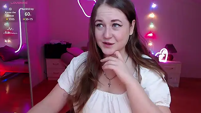 Snapshot of LizzyShine chatting on 01-17-25, 04:47 LizzyShine online show from 01-17-25, 04:47