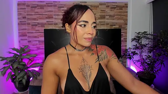 Snapshot of emilyfitness chatting on 06-10-26, 12:00 emilyfitness online show from 06-10-26, 12:00