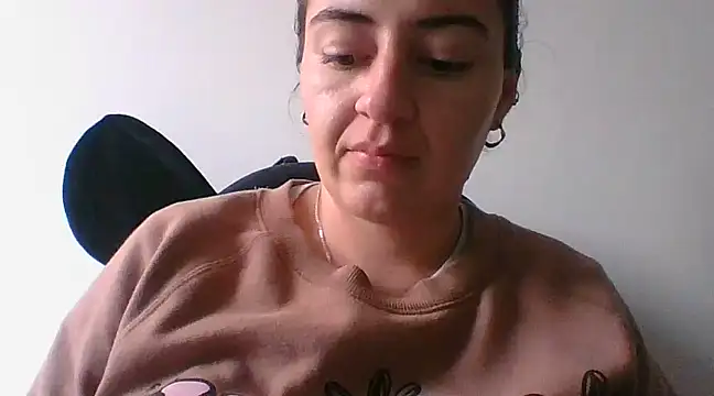  karlie kloss  online show from 12-03-24, 08:50