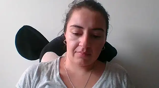  karlie kloss  online show from 12-04-24, 09:02