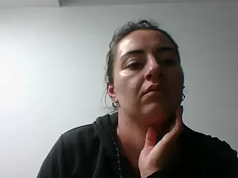  karlie kloss  online show from 12-13-24, 01:04