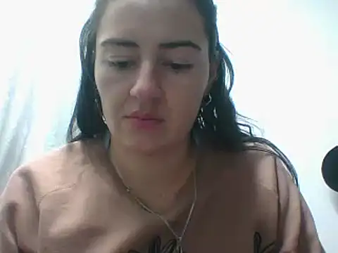  karlie kloss  online show from 01-18-25, 01:52