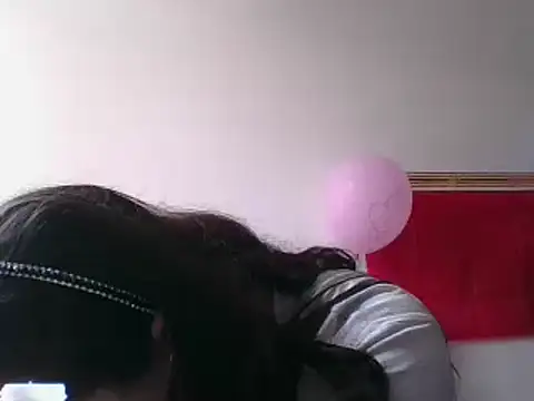  karlie kloss  online show from 02-18-25, 08:47