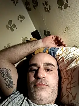 Snapshot of pelarrico12 chatting on 10-15-25, 04:34 pelarrico12 online show from 10-15-25, 04:34