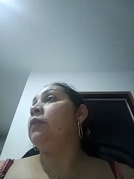 Snapshot of MirandaSoto chatting on 09-10-25, 03:39 MirandaSoto online show from 09-10-25, 03:39