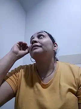 MirandaSoto online show from 02-05-26, 03:44