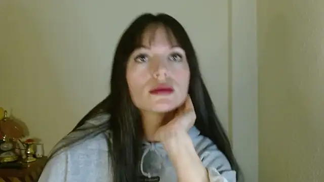 britny clouds online show from 11-28-25, 09:28