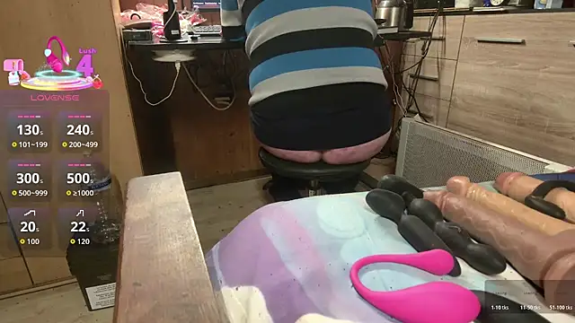 misteryman1956 online show from 12-19-25, 10:44