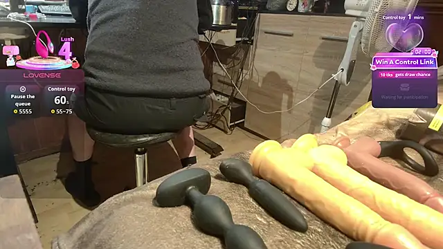 misteryman1956 online show from 07-07-26, 06:47