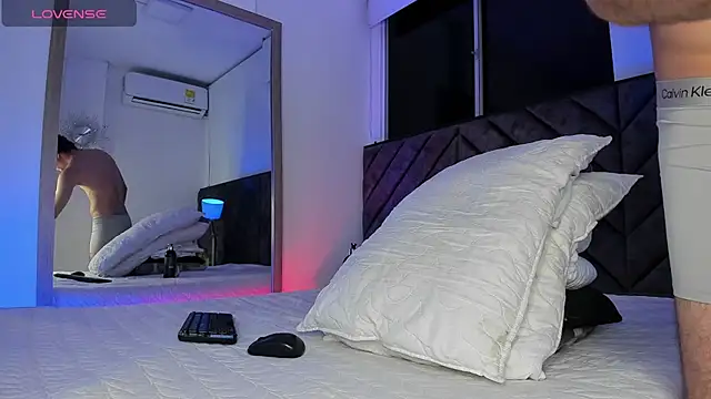 Snapshot of Luca_ferrer_ chatting on 02-09-25, 04:36 Luca ferrer online show from 02-09-25, 04:36