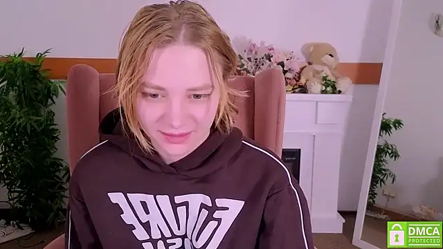 Snapshot of MirraBellanta chatting on 02-21-26, 11:50 MirraBellanta online show from 02-21-26, 11:50