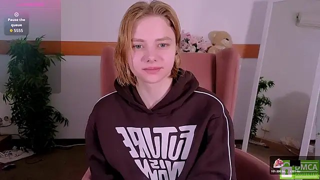 Snapshot of MirraBellanta chatting on 02-22-26, 11:58 MirraBellanta online show from 02-22-26, 11:58