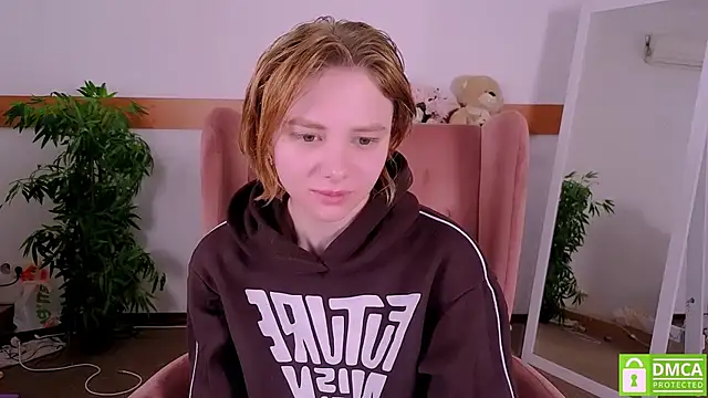 Snapshot of MirraBellanta chatting on 02-24-26, 12:19 MirraBellanta online show from 02-24-26, 12:19