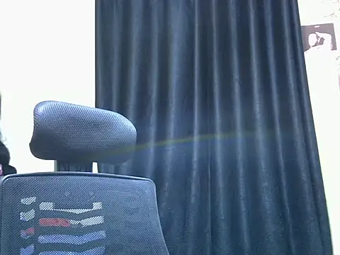 Horny-slut  online show from 04-18-26, 03:32