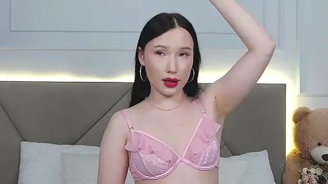 LeilaLow online show from 01-24-25, 06:04