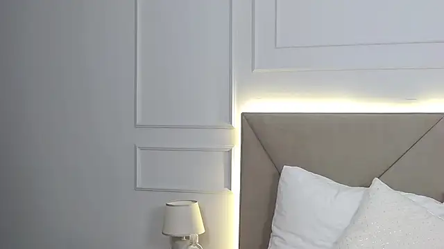 LeilaLow online show from 03-20-25, 06:09