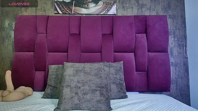 Snapshot of nicole__parker1 chatting on 10-21-25, 07:03 nicole parker1 online show from 10-21-25, 07:03