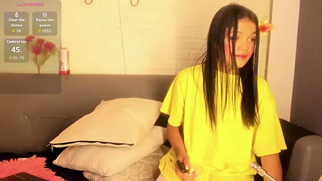 karina gomez 18 online show from 10-21-25, 11:33