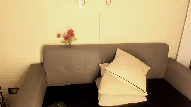 karina gomez 18 online show from 11-05-25, 11:32