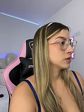 Issabela G1 online show from 02-28-26, 10:33