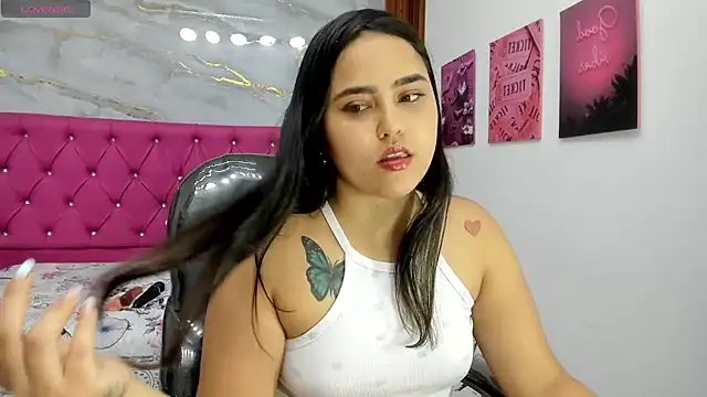 Snapshot of Helen_russo chatting on 06-25-26, 09:08 Helen russo online show from 06-25-26, 09:08
