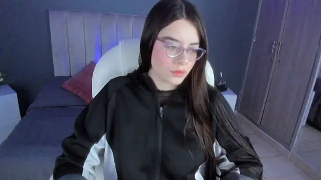 Charlotte Olsen  online show from 02-06-25, 12:26