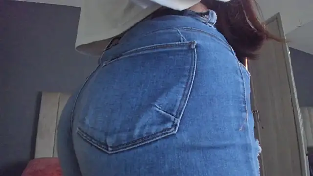 Charlotte Olsen  online show from 02-13-25, 06:48