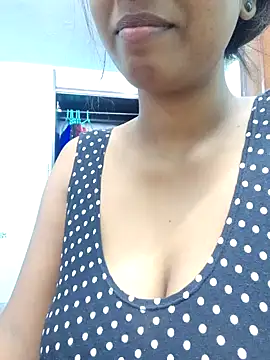 Snapshot of royaldoll-143 chatting on 01-21-25, 08:21 royaldoll-143 online show from 01-21-25, 08:21