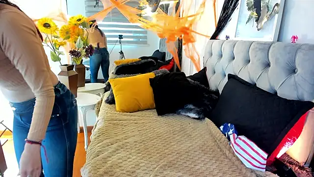 Nami sunny online show from 10-24-25, 08:27