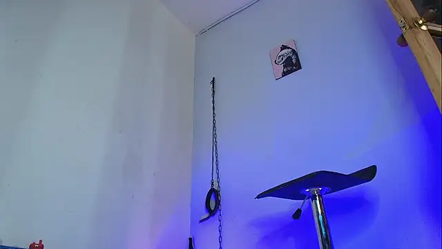 amber  blair online show from 11-21-25, 08:40