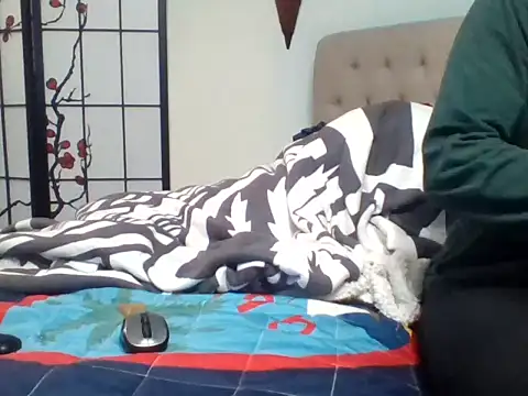 Snapshot of Curved4Pleasure chatting on 03-11-25, 08:20 Curved4Pleasure online show from 03-11-25, 08:20