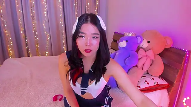 Dollyaa online show from 12-17-25, 01:50