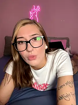 Snapshot of SonjaPrivat69_ chatting on 11-26-25, 03:35 SonjaPrivat69 online show from 11-26-25, 03:35