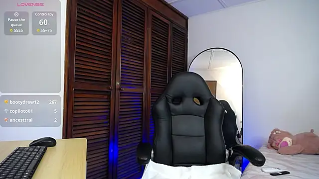 Snapshot of karoll_marquez chatting on 01-12-25, 08:25 karoll marquez online show from 01-12-25, 08:25