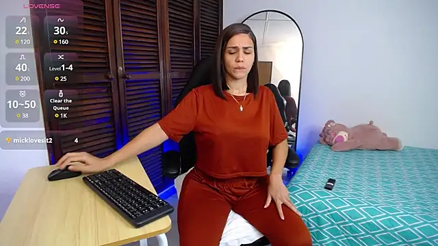 Snapshot of karoll_marquez chatting on 02-01-25, 10:34 karoll marquez online show from 02-01-25, 10:34