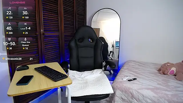 Snapshot of karoll_marquez chatting on 03-12-25, 11:33 karoll marquez online show from 03-12-25, 11:33