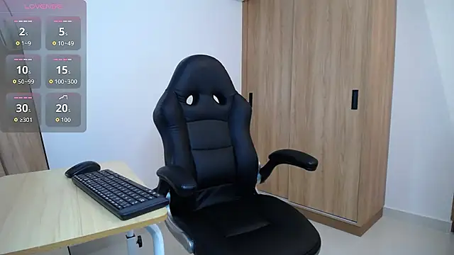 Snapshot of karoll_marquez chatting on 10-10-25, 09:58 karoll marquez online show from 10-10-25, 09:58