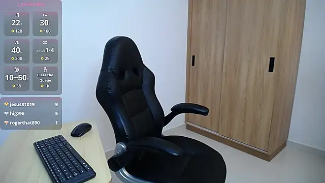 Snapshot of karoll_marquez chatting on 11-15-25, 01:58 karoll marquez online show from 11-15-25, 01:58