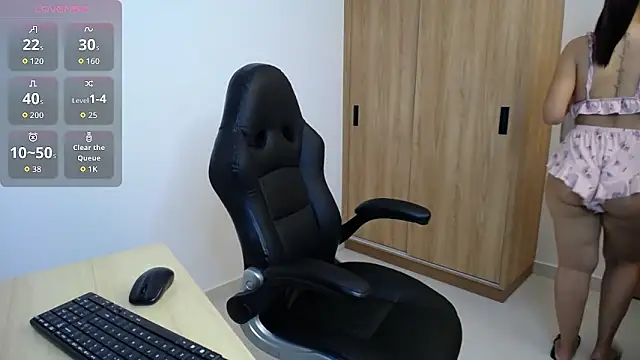 Snapshot of karoll_marquez chatting on 02-01-26, 05:11 karoll marquez online show from 02-01-26, 05:11