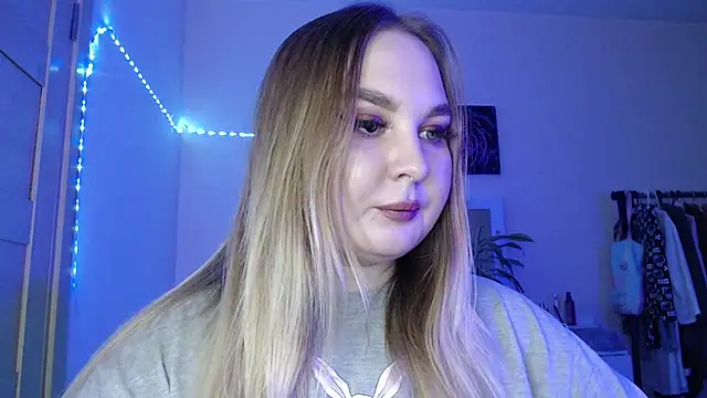 Snapshot of Greeenfriends6969 chatting on 02-06-25, 08:02 Greeenfriends6969 online show from 02-06-25, 08:02