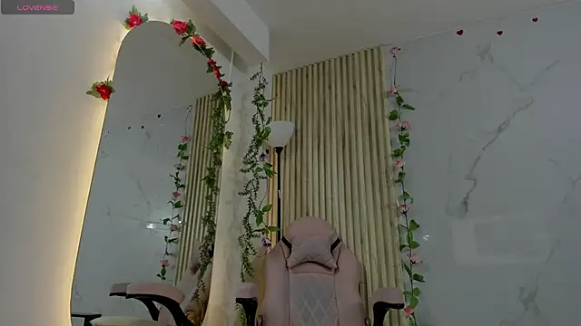 Snapshot of Aria_montgomeri chatting on 12-19-25, 01:40 Aria montgomeri online show from 12-19-25, 01:40