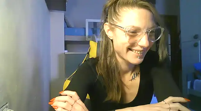 Feli blue online show from 12-04-24, 12:14