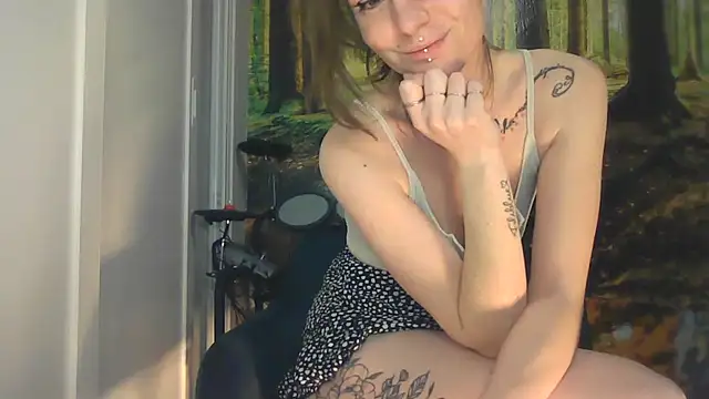 Snapshot of Feli_blue chatting on 03-13-26, 11:44 Feli blue online show from 03-13-26, 11:44